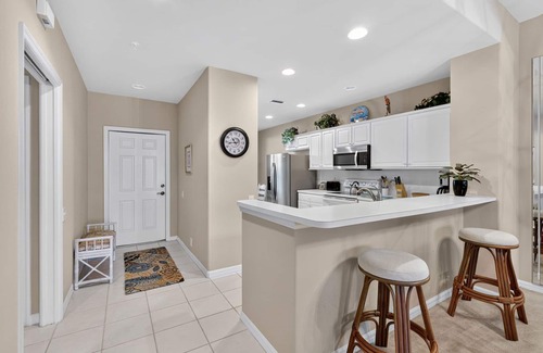 Tropical Cove Condominio | Lakeview Retreat at Lexington CC Lake Village