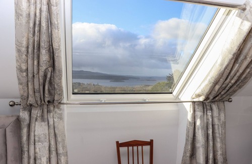 Garrykennedy Casa | LAKEVIEW RETREAT, family friendly in Portroe, County Tipperary