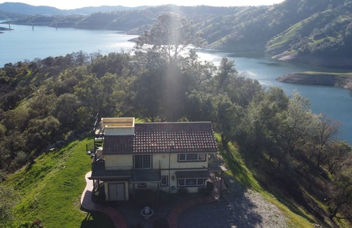 Angels Camp Casa | Lakeview Retreat House