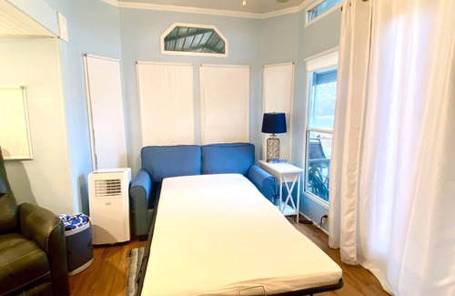 Camden Casa | Lakeview Retreat