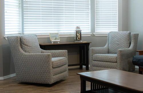 Mead Casa | Lakeview Room 2 Queens - 23
