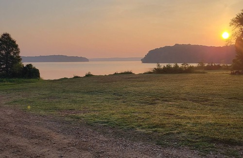 Springville Casa | ♥Lakeview Springs 150 yds Ky Lake, Pet Friendly - Kayak friendly♥☚
