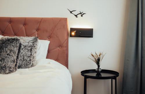 Liepaja Apartamento | Lakeview stay, stunning sunrises