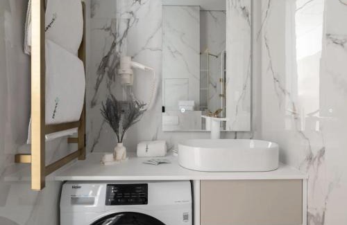Pozniaky Apartamento | Lakeview Stay