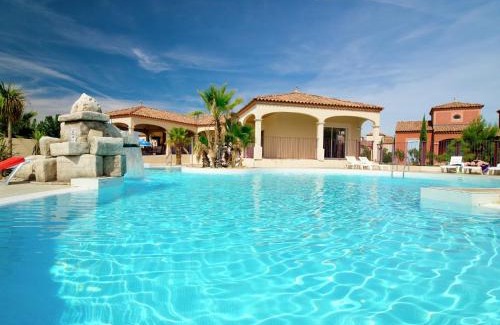 Homps Casa | Lakeview Villa with Garden