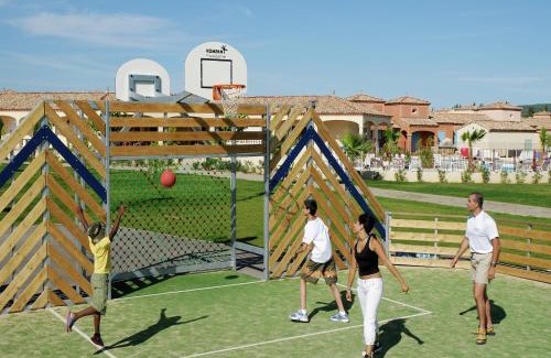 Homps Casa | Lakeview Villa with Garden