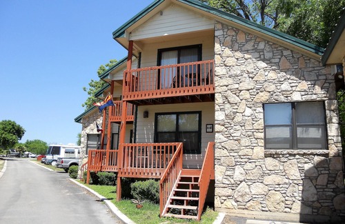 Kingsland Condominio | **LakeViewCondo! Boat Slip Included! Steps2Lake**