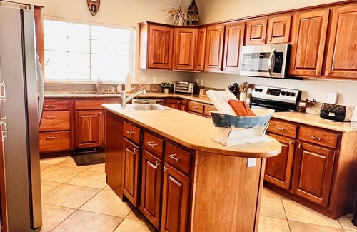 Pinetop-Lakeside Casa | ✨ LAKEVIEWS & BOATS INCLUDED: Gated, 1 acre, 4 BD, WIFI, Gameroom, 1 PM Check IN