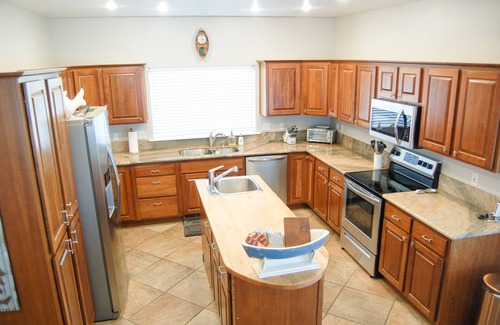 Pinetop-Lakeside Casa | ✨ LAKEVIEWS & BOATS INCLUDED: Gated, 1 acre, 4 BD, WIFI, Gameroom, 1 PM Check IN