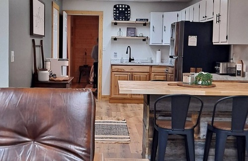 Sullivan Casa | LakeWay II- 4 min from US-41 and Lake Sullivan