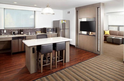 Belmar Casa | Lakewood, Colo., Extended Stay Room Near Denver Federal Center