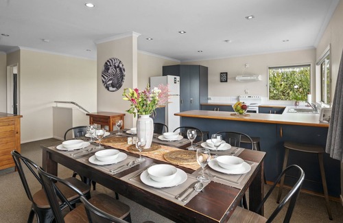 Taupo Cabaña | Lakewood Haven - Taupo Holiday Home