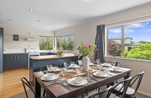 Taupo Cabaña | Lakewood Haven - Taupo Holiday Home