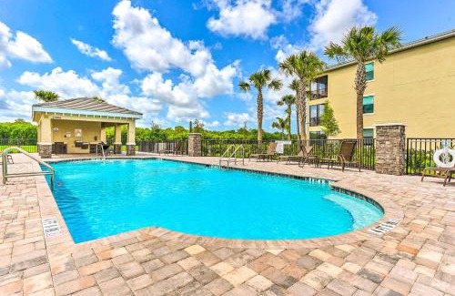 Lakewood Ranch Apartamento | Lakewood Natl Golf Club Condo with Lake Views!