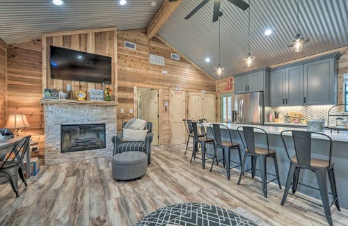 Canyon Lake Cabina | 'Lakewood Secret' Cabin ~ 4 Mi to The Lake!