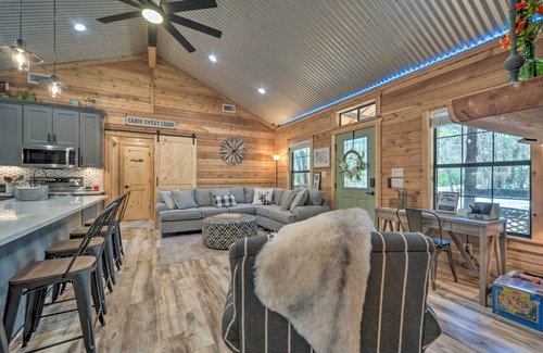 Canyon Lake Cabina | 'Lakewood Secret' Cabin ~ 4 Mi to The Lake!