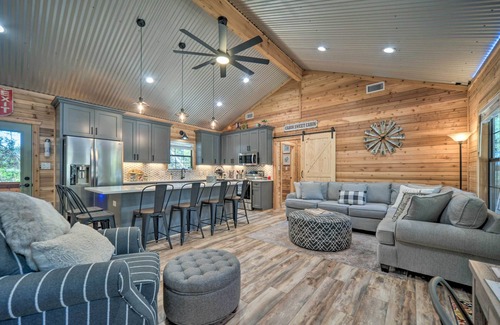 Canyon Lake Cabina | 'Lakewood Secret' Cabin ~ 4 Mi to The Lake!