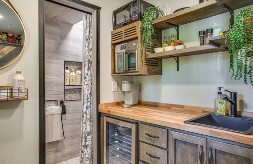 Tillicum Apartamento | Lakewood Vacation Rental - Walk to American Lake!