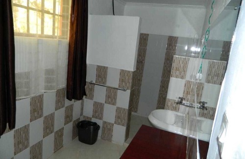 Ndaragwa Cabina | Lalanasi Lodge