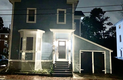 Salem Apartamento | Lallys House, Historic Salem. Steps from common & Halloween events-Themed rooms!