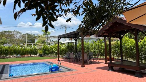 Malacca City Casa | LAMAN KASEH Homestay Bukit Katil 4bedroom with Swimming Pool