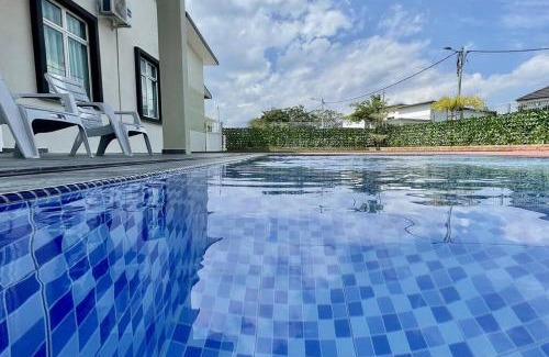 Malacca City Casa | LAMAN KASEH Homestay Bukit Katil 4bedroom with Swimming Pool