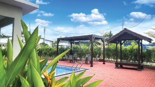 Malacca City Casa | LAMAN KASEH Homestay Bukit Katil 4bedroom with Swimming Pool