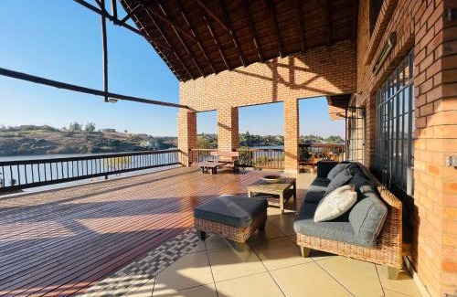 Emalahleni Casa | LamaProp Stay Inn