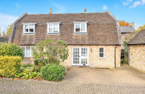 Stamford Casa | Lambert Cottage - In the Heart of Stamford