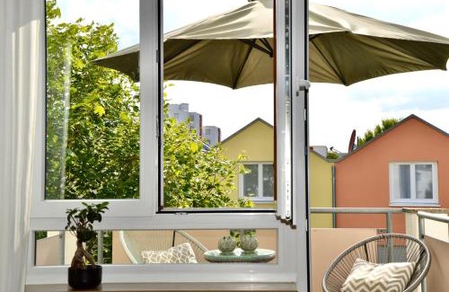 Renningen Apartamento | LaMiaCasa Balcony Near Bosch and Train Station