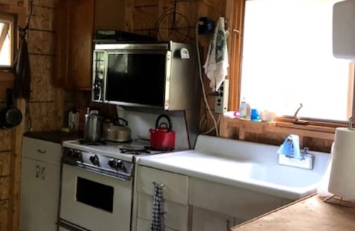 Lamoine Cabina | Lamoine Cabin on the Coast of Maine; just minutes from Acadia National Park