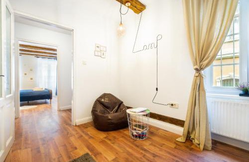 Brasov Old Town Apartamento | Lamp House