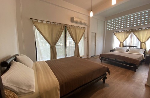 Chana Songkhram Hotel | Lamphu House Bangkok
