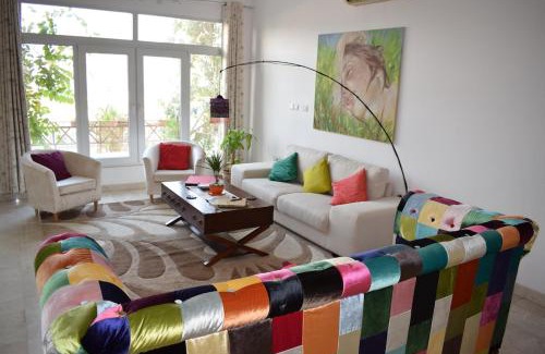 Al Ghubrah Ash Shamaliyyah Casa | Lana Villa