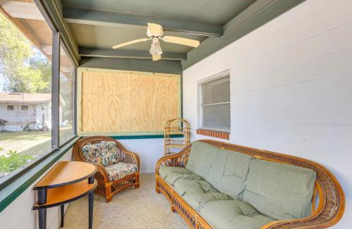 Chiefland Apartamento | Lanai and Fire Pit Riverfront Studio in Chiefland!