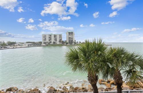 Sunset Beach Casa | Land's End 5-302 Gulf-Bay Front - Premier