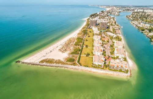 Sunset Beach Casa | Land's End 8-204 Beach Front - Premier
