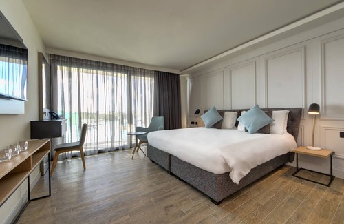 Sliema Hotel | Land's End Boutique Hotel