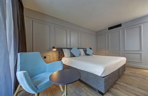 Sliema Hotel | Land's End Boutique Hotel