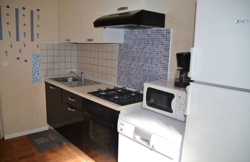 Saint-Paul-en-Born Casa | CASA DE TERRENO EN RANGO DE 8 HECTÁREAS