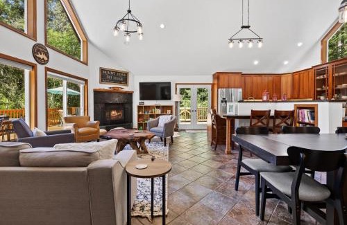 Brightwood Casa | Landen Lodge - Meredith Lodging