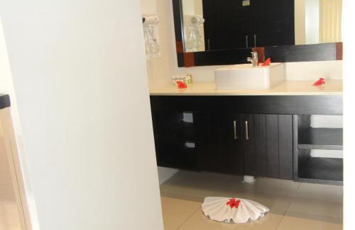 Lautoka Complejo | Lander's Bay Resort