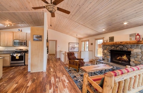 Brockway Casa | Landfall on the N. Shore by Tahoe Getaways- Fenced Yard, Walk to Lake