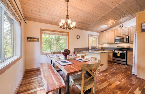 Brockway Casa | Landfall on the N. Shore by Tahoe Getaways- Fenced Yard, Walk to Lake