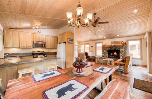 Brockway Casa | Landfall on the N. Shore by Tahoe Getaways- Fenced Yard, Walk to Lake