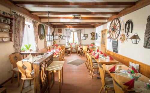 Hechendorf am Pilsensee Casa | Landgasthof Pilsenhof Entenbraterei