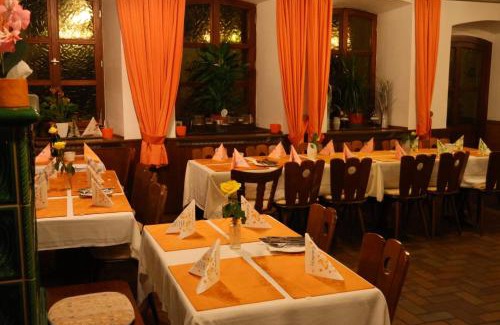 Feuchtwangen Hotel | Landgasthof Hotel Zum Roß Dorfgütingen
