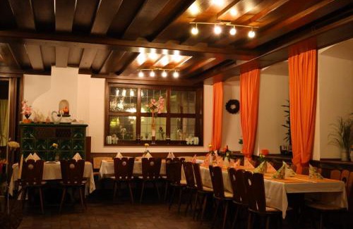 Feuchtwangen Casa | Landgasthof Hotel zum Roß Dorfgütingen