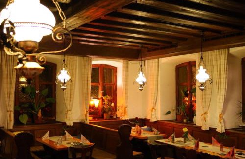 Feuchtwangen Casa | Landgasthof Hotel zum Roß Dorfgütingen