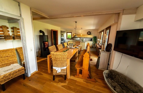 Brakel Casa | Landhaus am Silberberg, Ferienhaus im Grünen mit Sauna, Kamin und Großen Garten